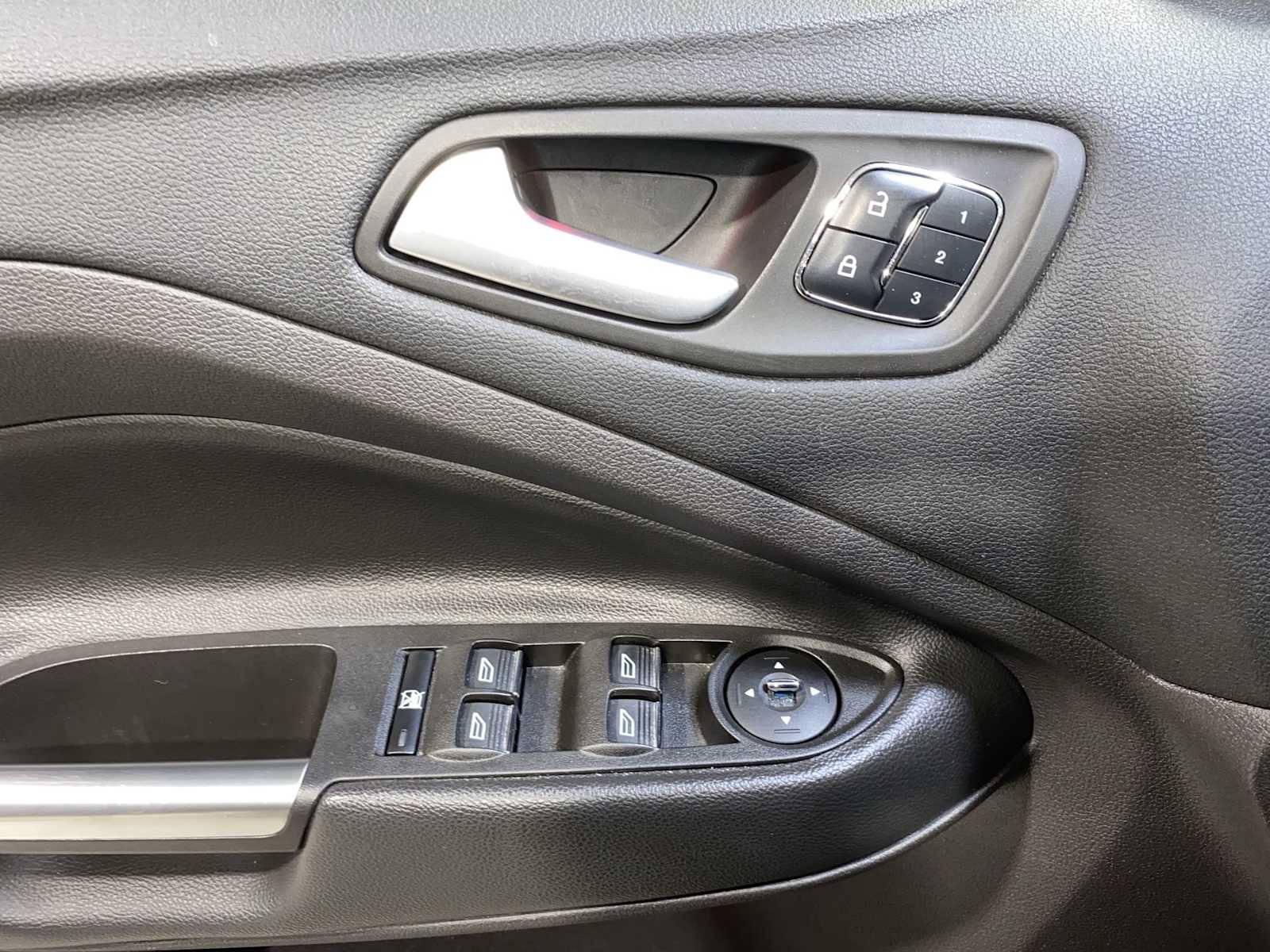 Used 2016 Ford Escape Titanium AWD/4WD image 23