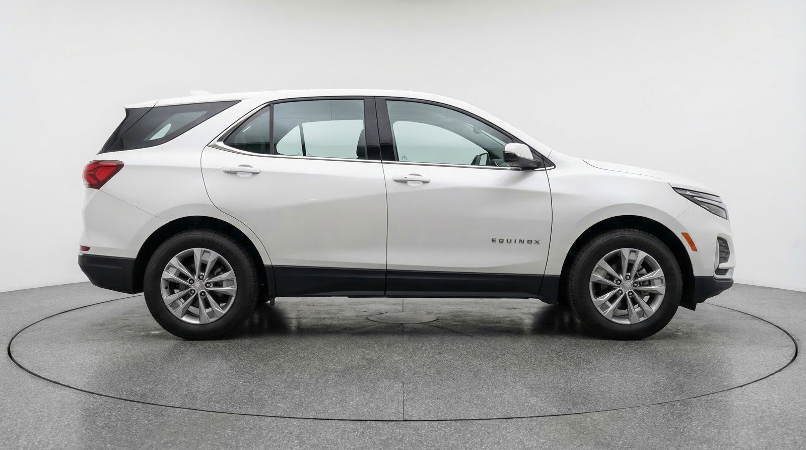 Used 2025 Chevrolet Equinox LT image 11