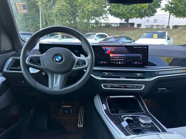 Used 2025 BMW X5 xDrive40i w/ M Sport Package AWD/4WD image 11