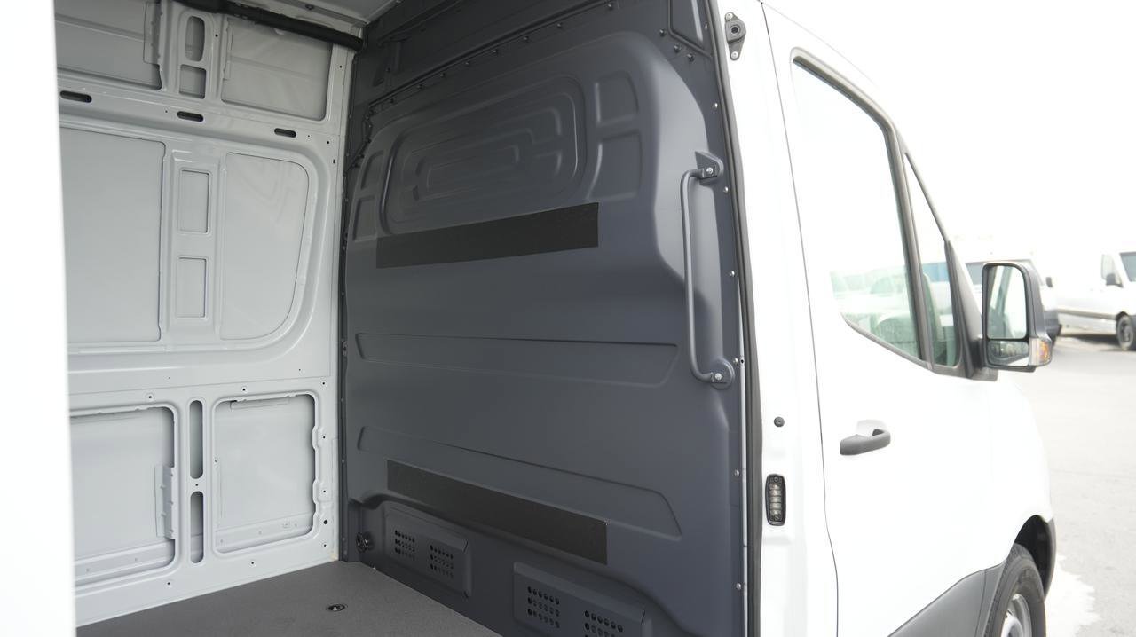 Used 2024 Mercedes-Benz Sprinter 144 Cargo image 9