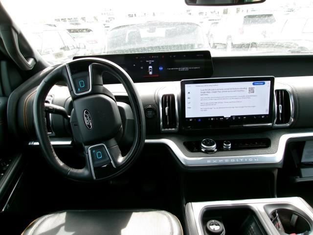 Used 2025 Ford Expedition Tremor AWD/4WD image 9