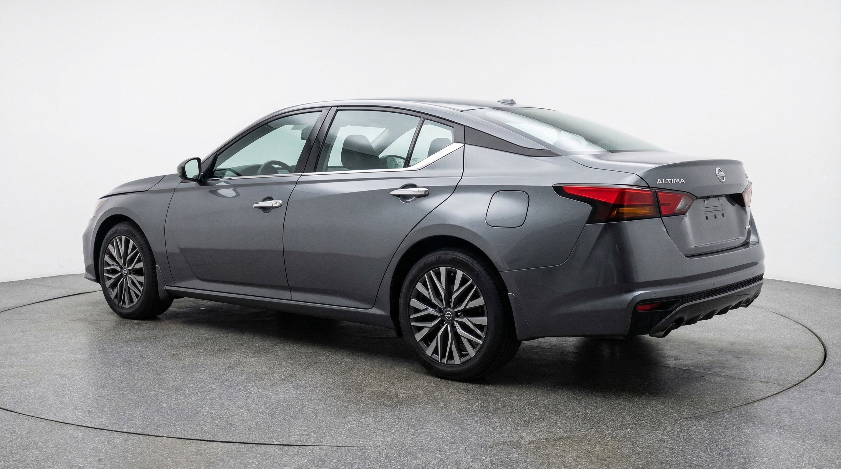 Used 2025 Nissan Altima 2.5 SV image 6