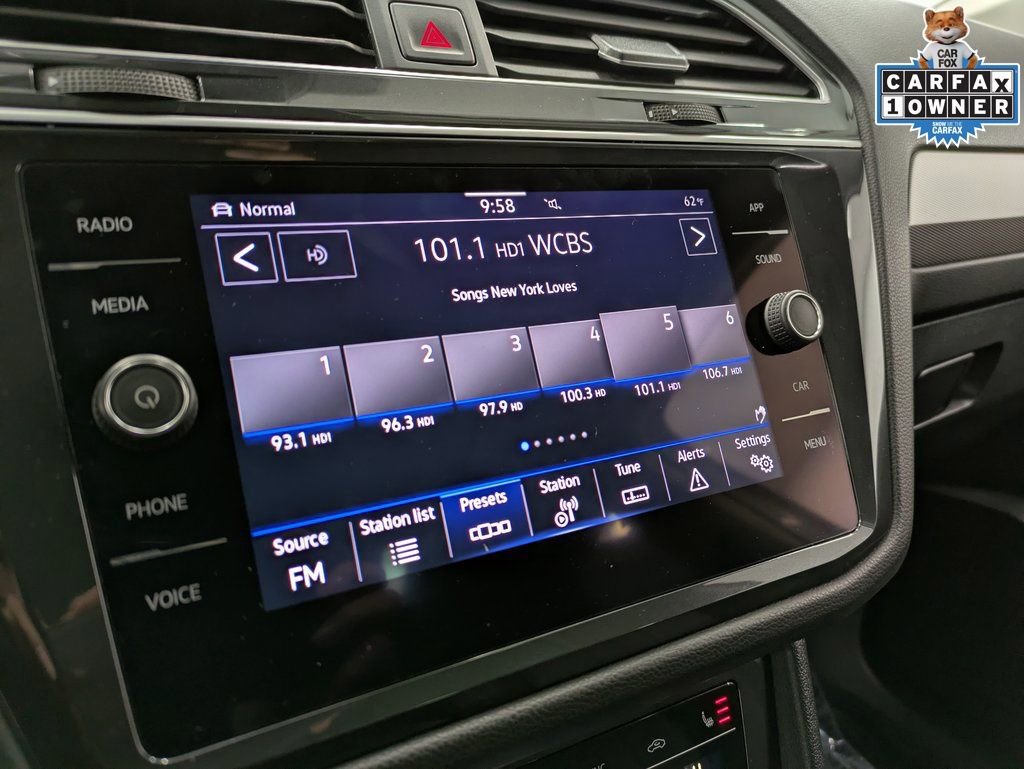Used 2022 Volkswagen Tiguan SE w/ Panoramic Sunroof Package image 14