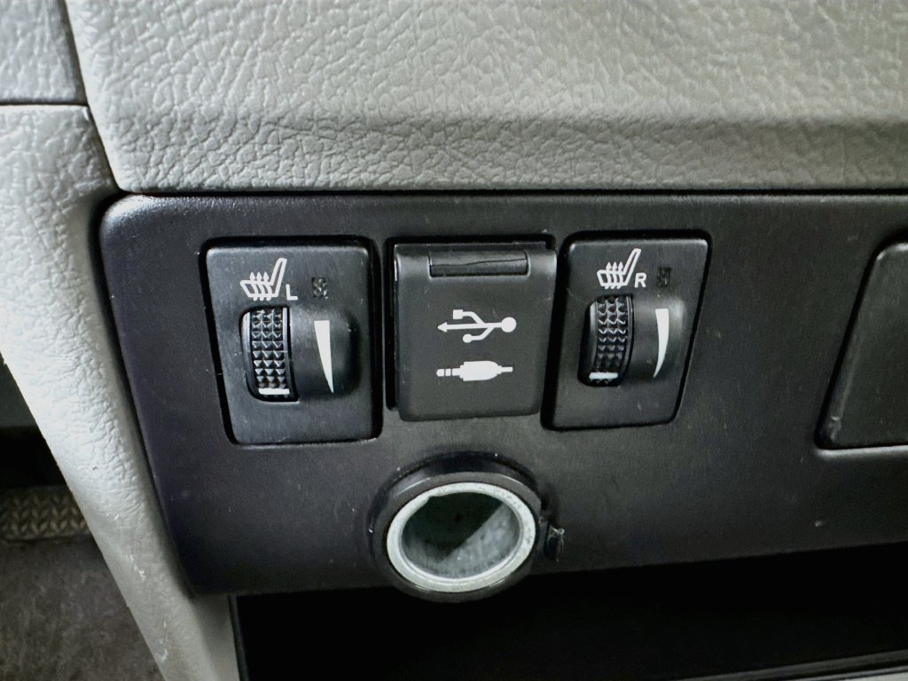 Used 2018 Toyota Sienna Limited FWD image 19