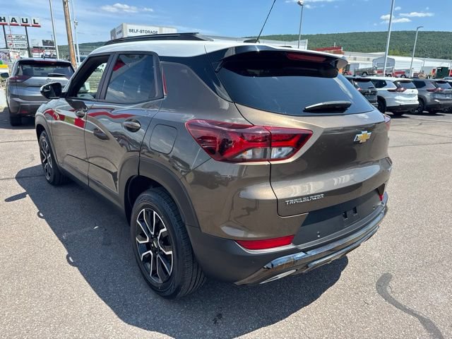 Used 2022 Chevrolet TrailBlazer ACTIV w/ Sun and Liftgate Package FWD image 7