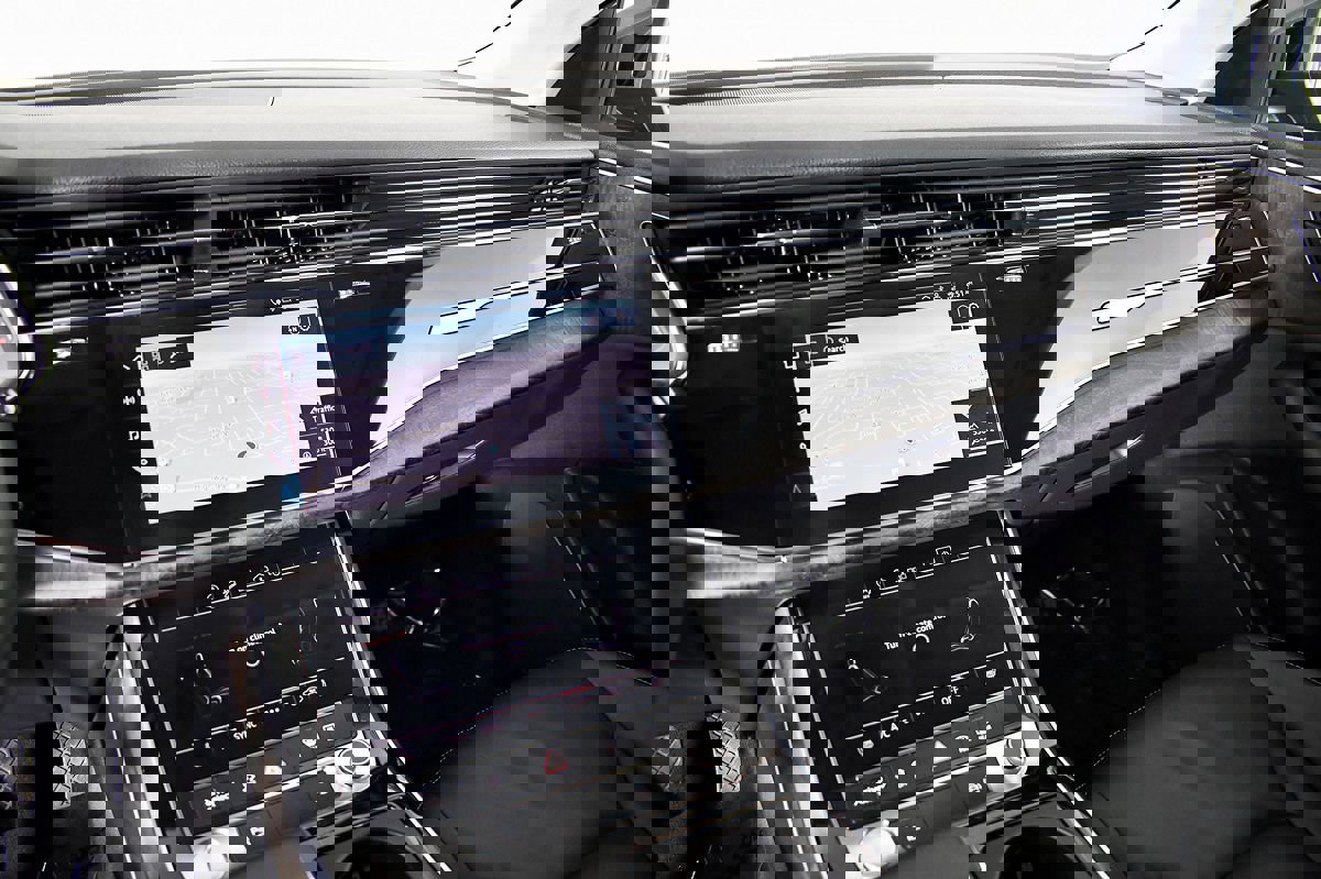 Used 2019 Audi Q8 Premium w/ Convenience Package image 29