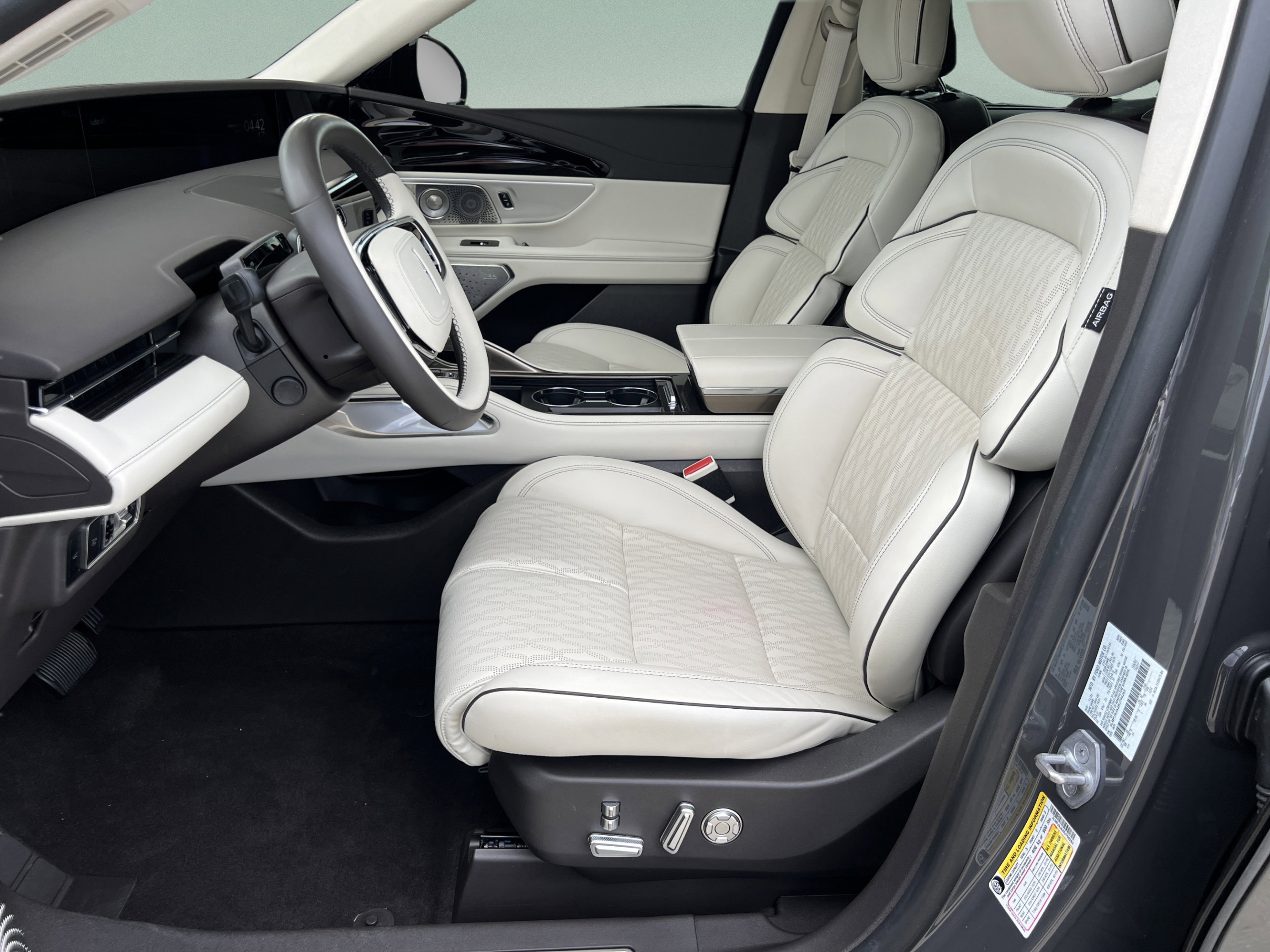 Certified 2024 Lincoln Nautilus Black Label AWD/4WD image 22