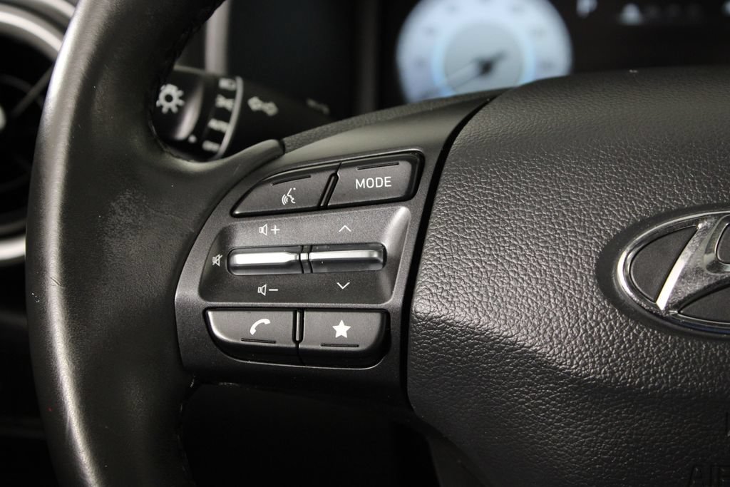 Certified 2022 Hyundai Kona Limited FWD image 28