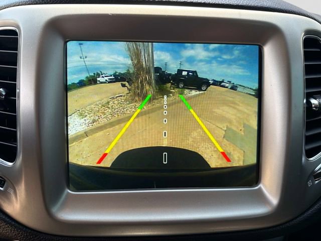Used 2017 Jeep Compass Latitude w/ Popular Equipment Group FWD image 23