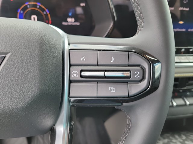 Used 2024 Chevrolet Colorado ZR2 w/ Safety Package AWD/4WD image 23