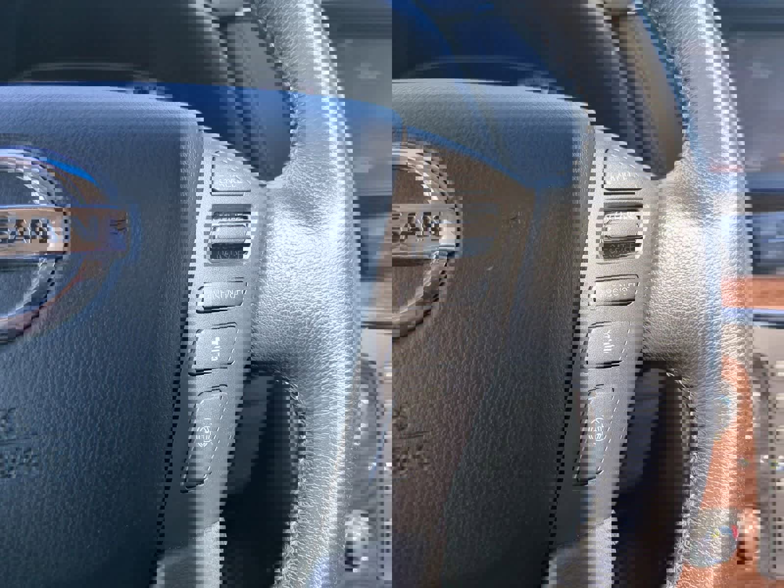 Used 2017 Nissan Armada Platinum image 26