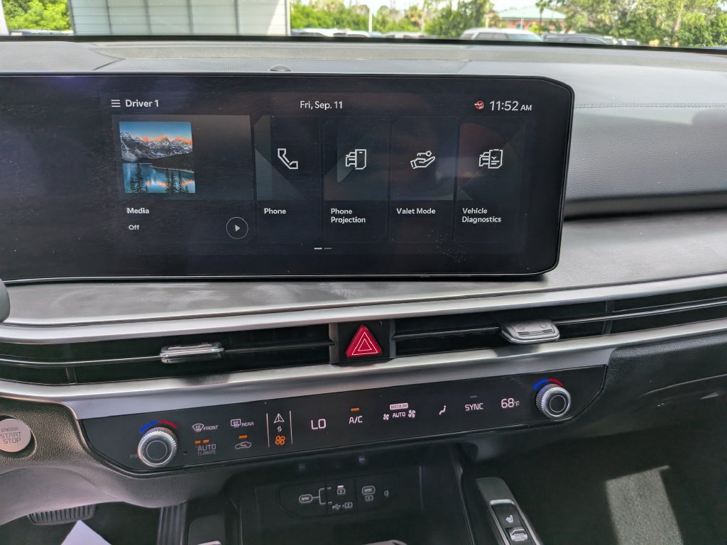 Certified 2026 Kia Sorento S w/ S Panoramic Sunroof Package FWD image 22