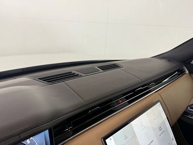 Certified 2023 Land Rover Range Rover SE image 31