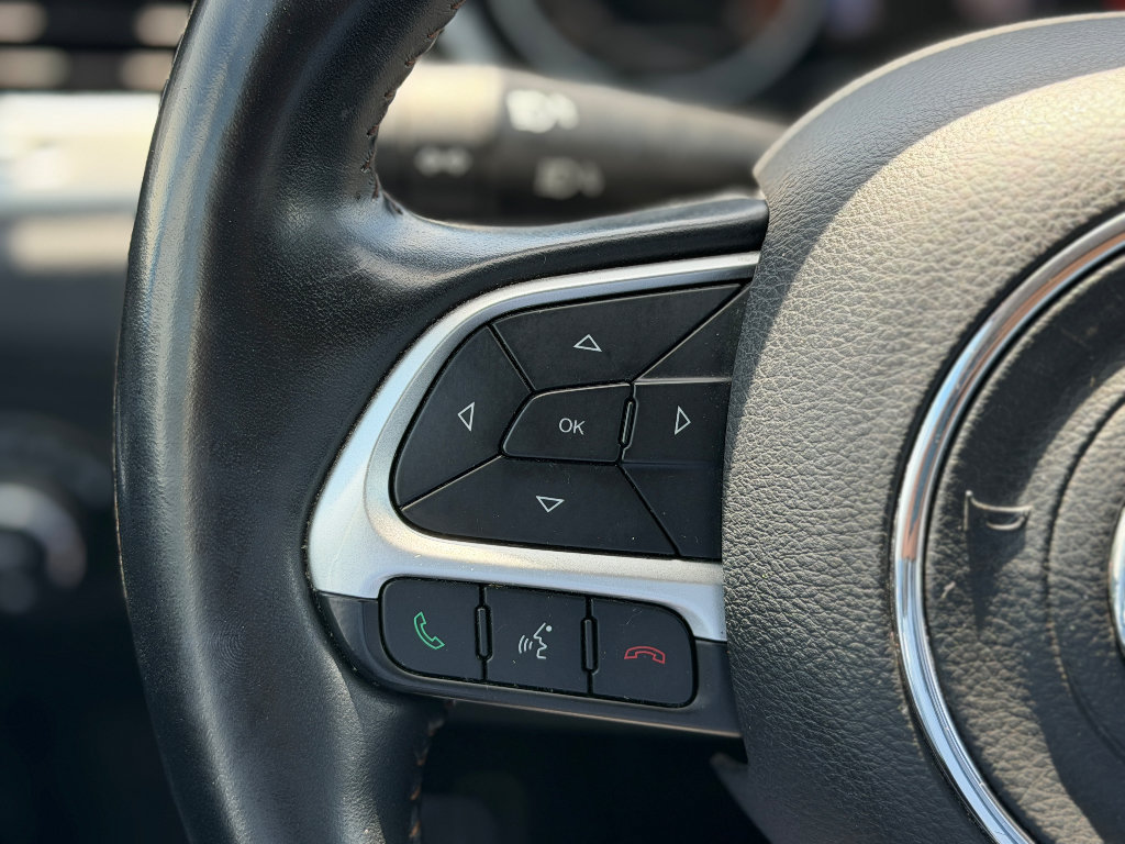 Used 2018 Jeep Compass Latitude w/ Popular Equipment Group FWD image 9