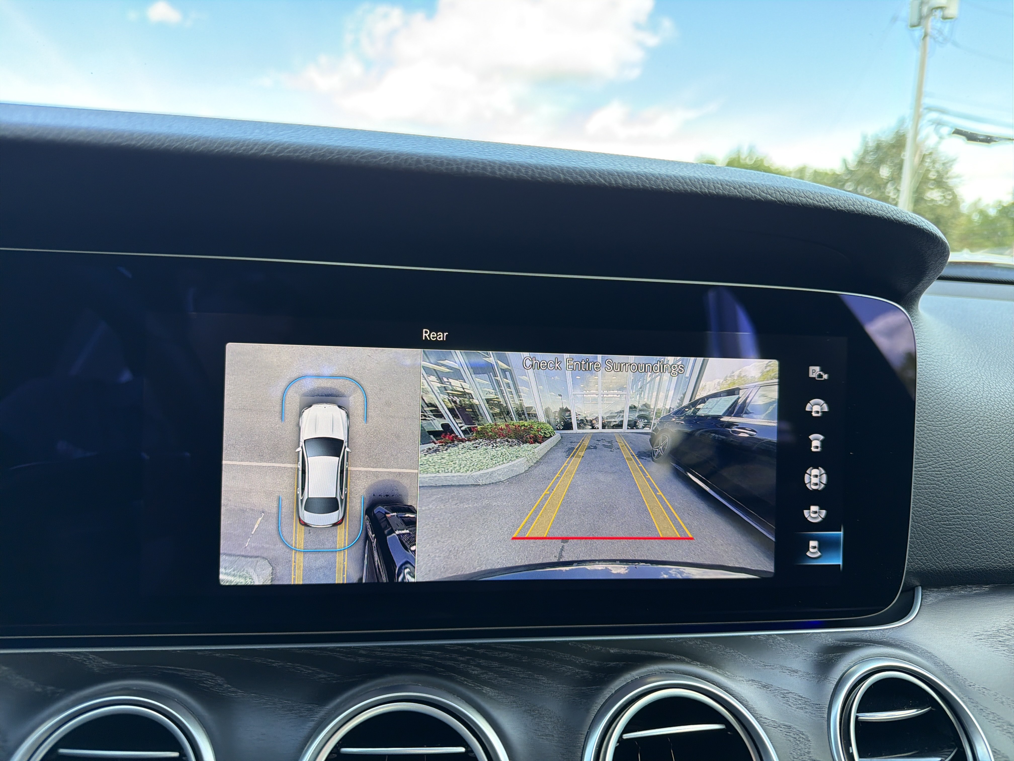 Used 2023 Mercedes-Benz E 350 4MATIC Sedan image 22