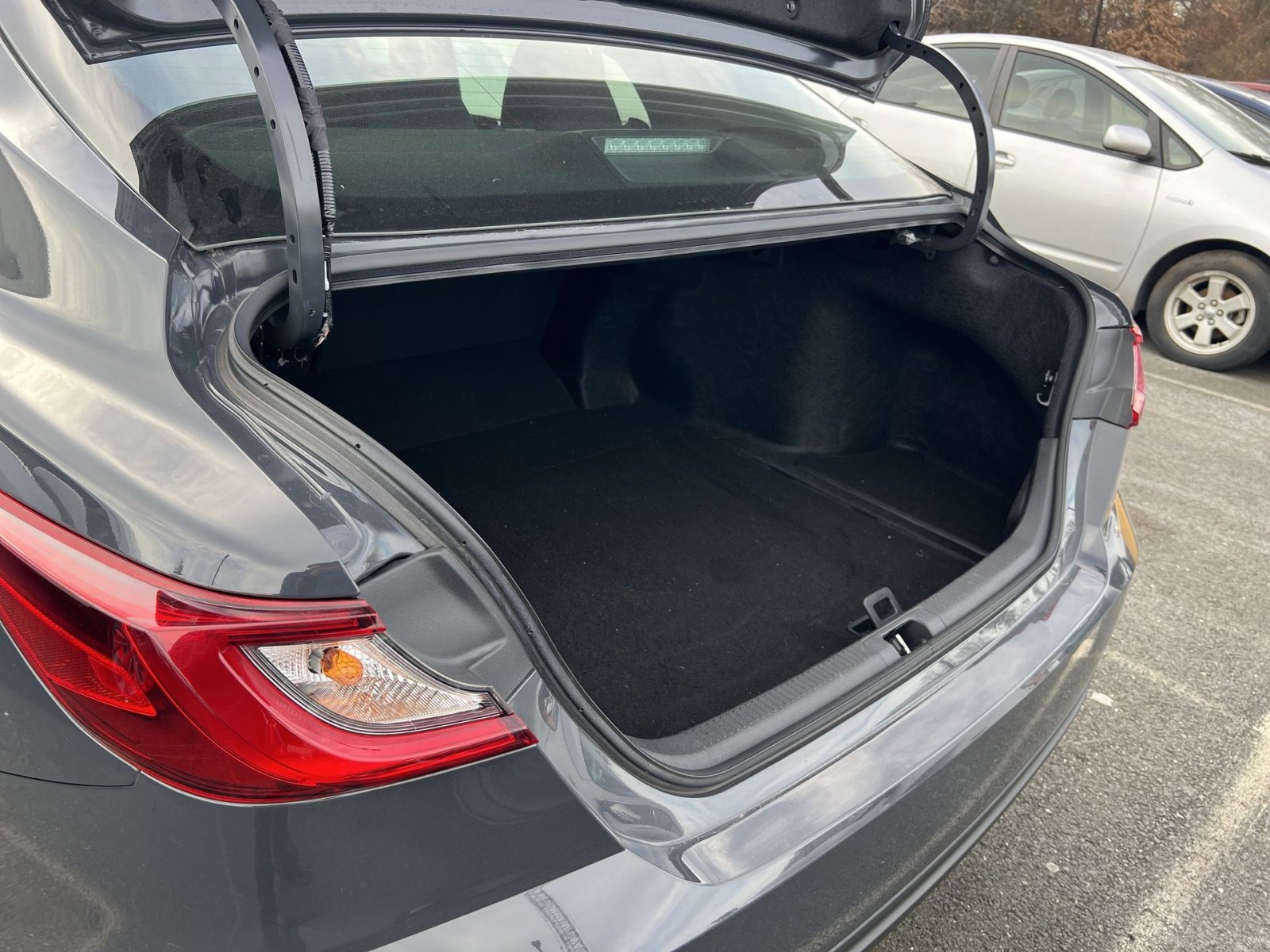 Used 2025 Toyota Camry LE image 24