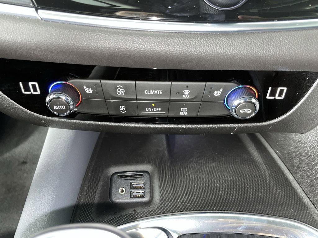 Used 2021 Buick Enclave Preferred image 17