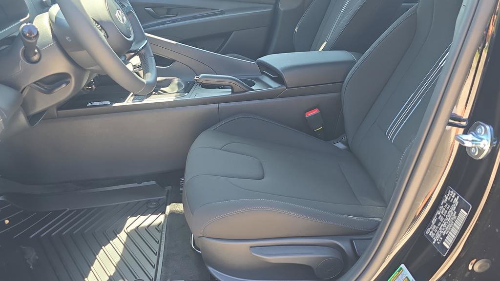 New 2026 Hyundai Elantra Sport FWD image 14