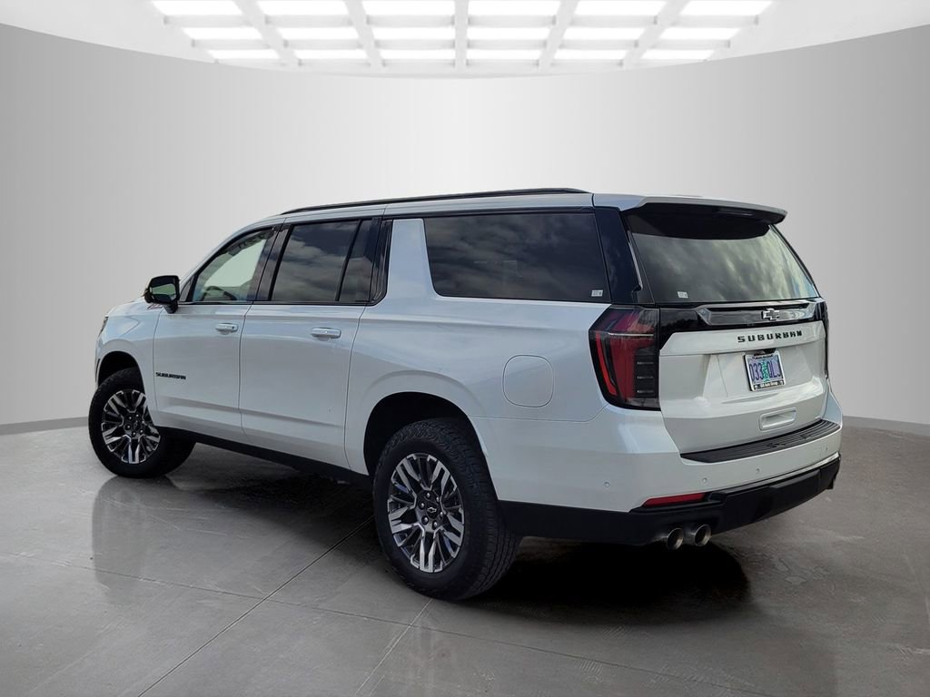 Used 2025 Chevrolet Suburban Z71 AWD/4WD image 6