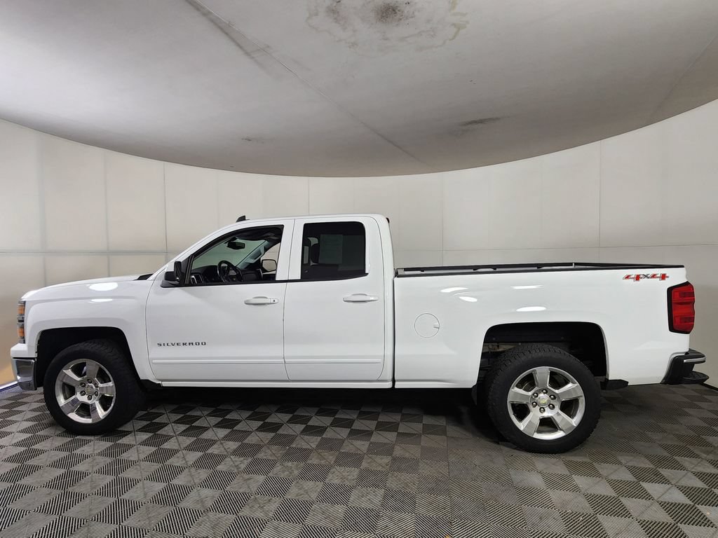 Used 2015 Chevrolet Silverado 1500 LT w/ LT Convenience Package AWD/4WD image 4