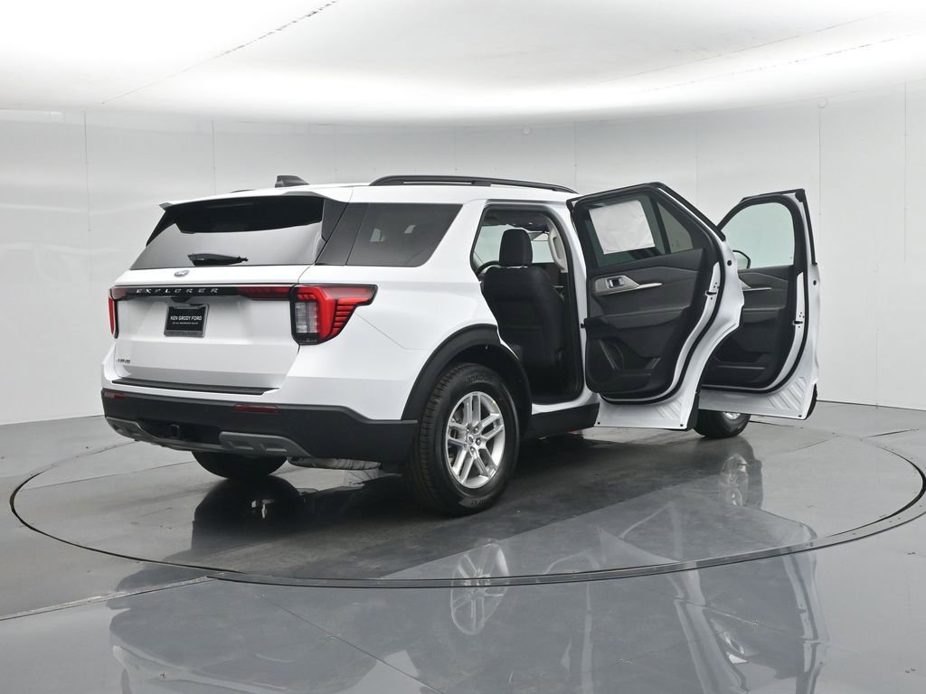 New 2026 Ford Explorer Active RWD image 30