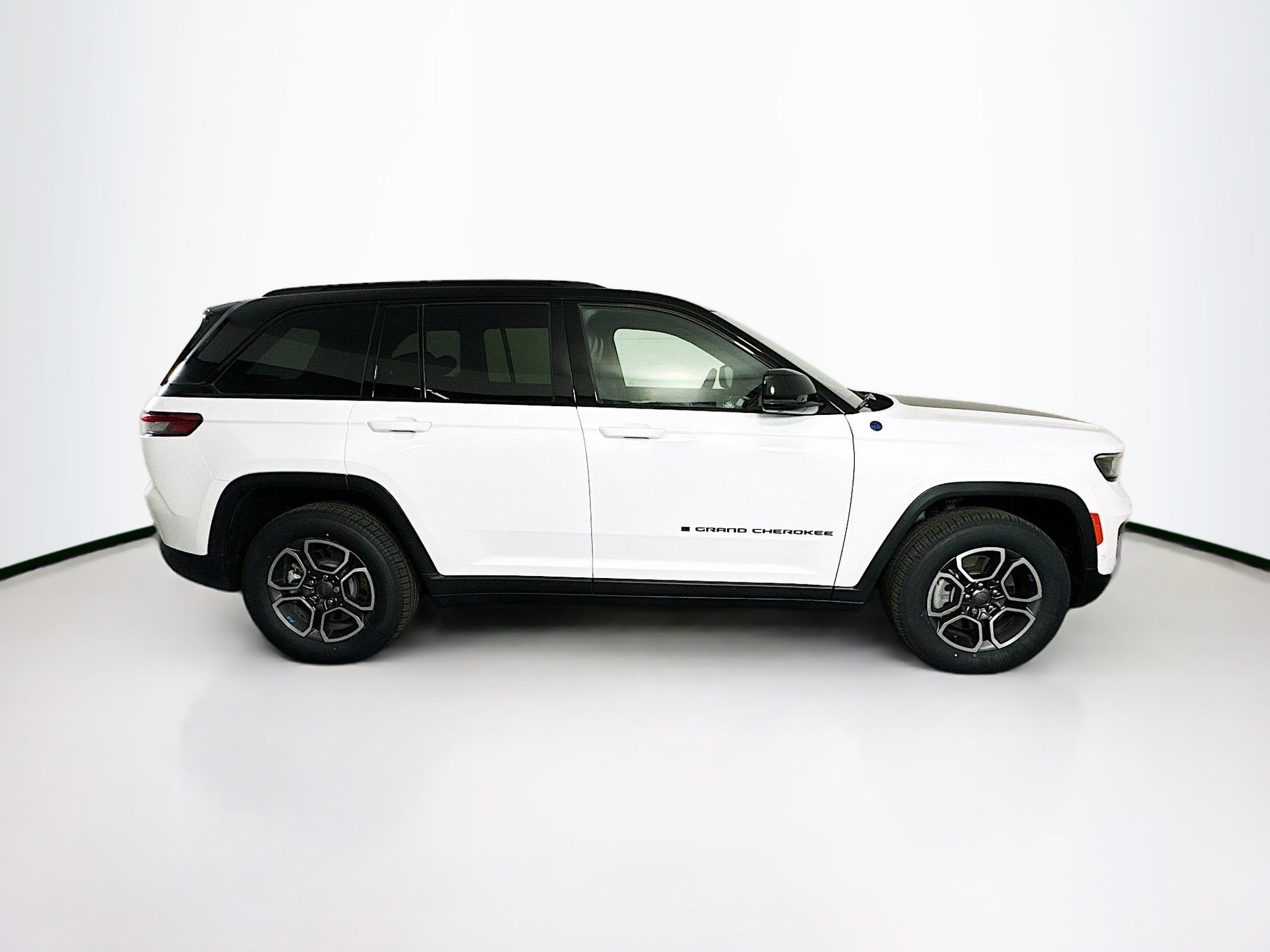 Used 2023 Jeep Grand Cherokee Trailhawk w/ Advanced Protech Group II image 10