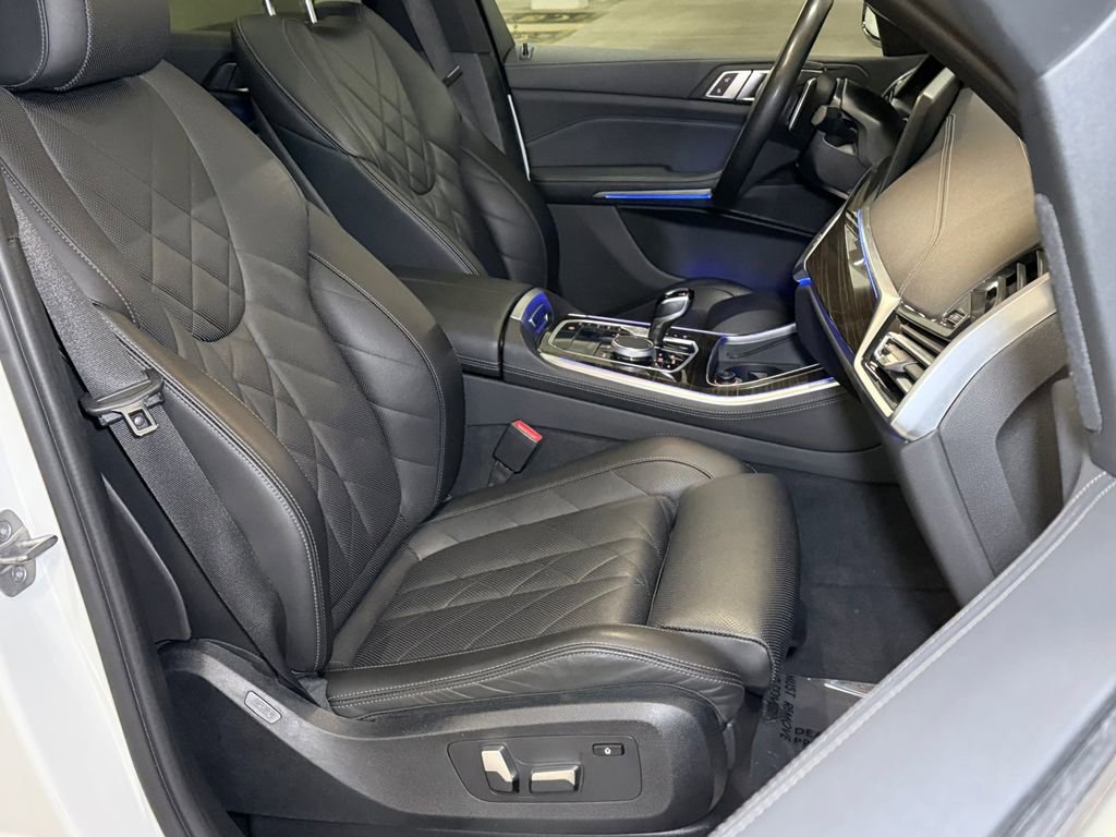 Used 2023 BMW X5 xDrive40i w/ Premium Package image 11