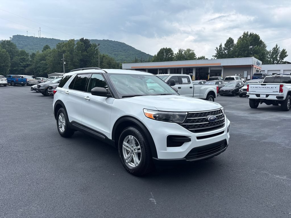 Certified 2021 Ford Explorer XLT AWD/4WD image 3