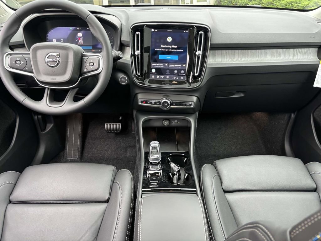 New 2026 Volvo XC40 B5 Plus w/ Protection Package Premier image 29