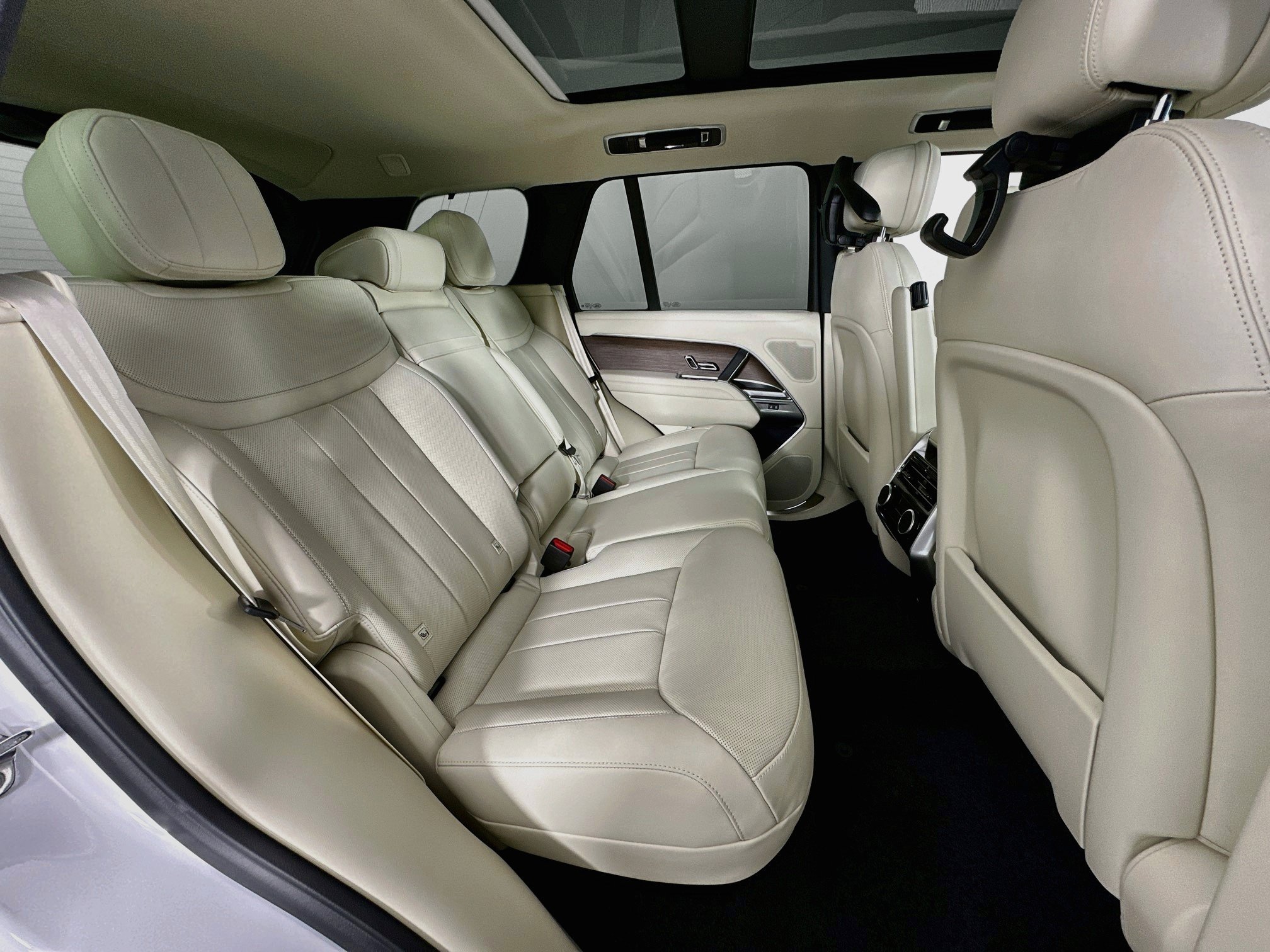 New 2027 Land Rover Range Rover SE AWD/4WD image 24