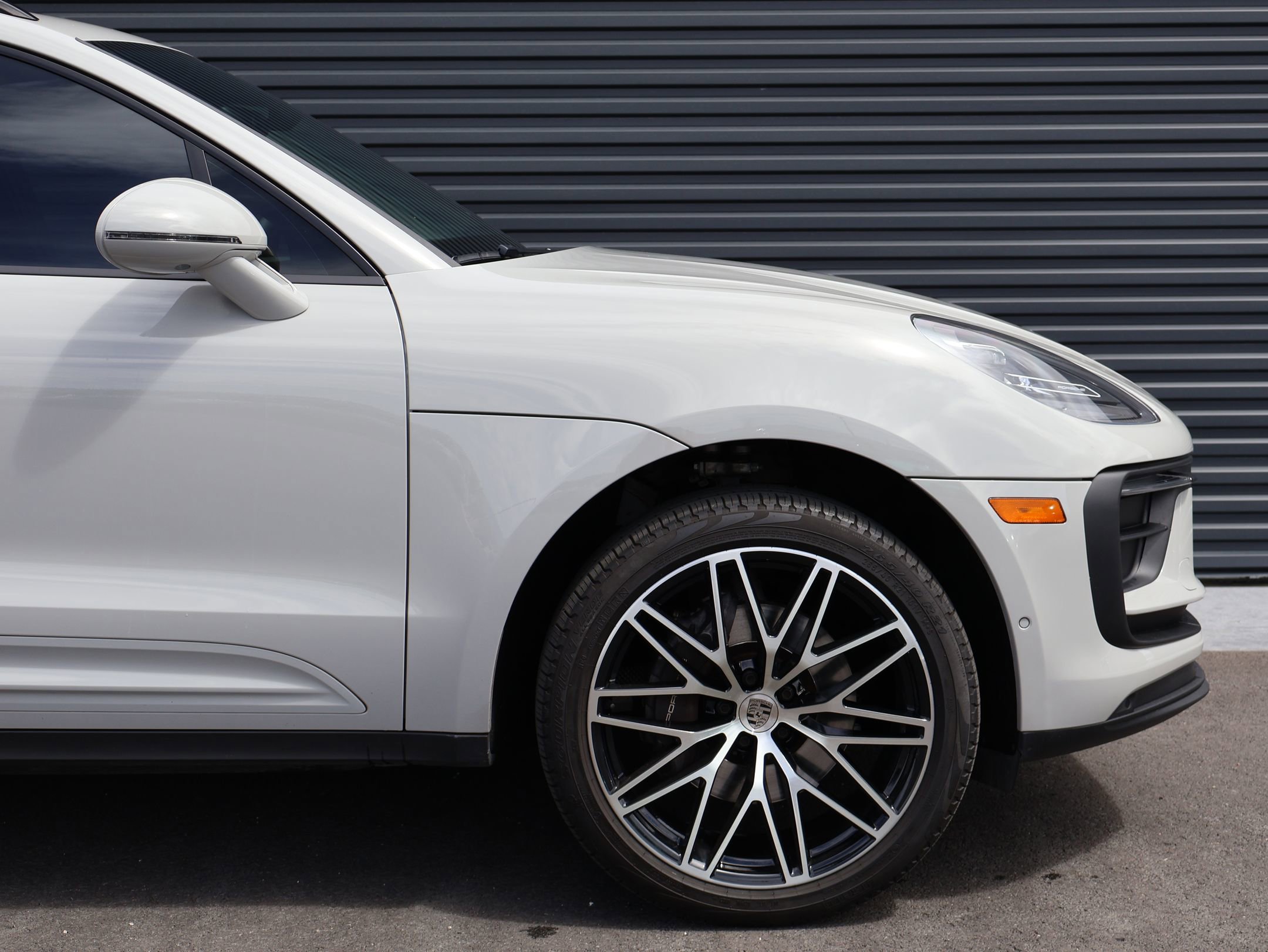 Certified 2023 Porsche Macan image 12