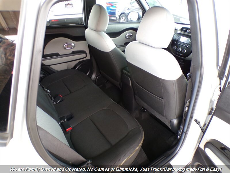 Used 2015 Kia Soul + FWD image 25