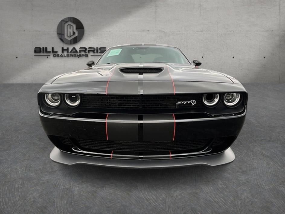 Used 2016 Dodge Challenger SRT Hellcat image 2