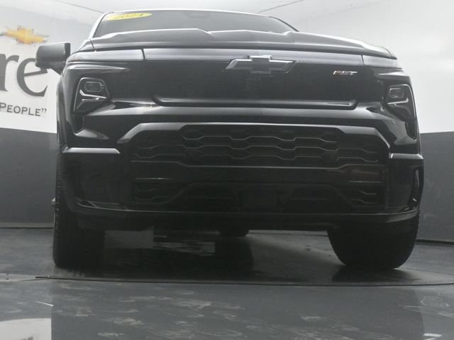 Used 2024 Chevrolet Silverado EV RST AWD/4WD image 4