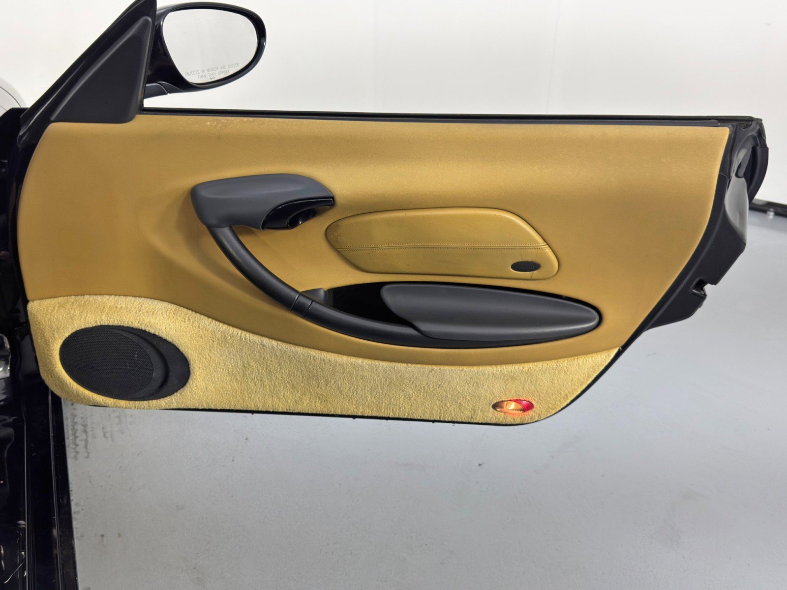 Used 1999 Porsche Boxster image 25