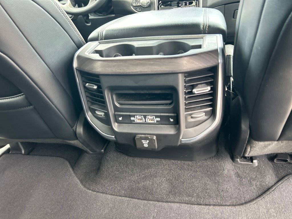 Used 2025 RAM 1500 Laramie AWD/4WD image 29