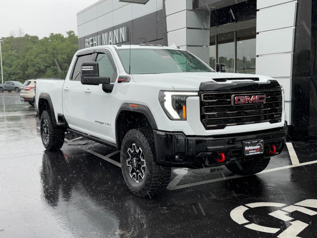 Used 2026 GMC Sierra 2500 AT4X AWD/4WD image 2