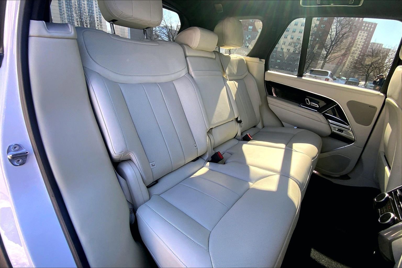 Used 2024 Land Rover Range Rover SE image 19