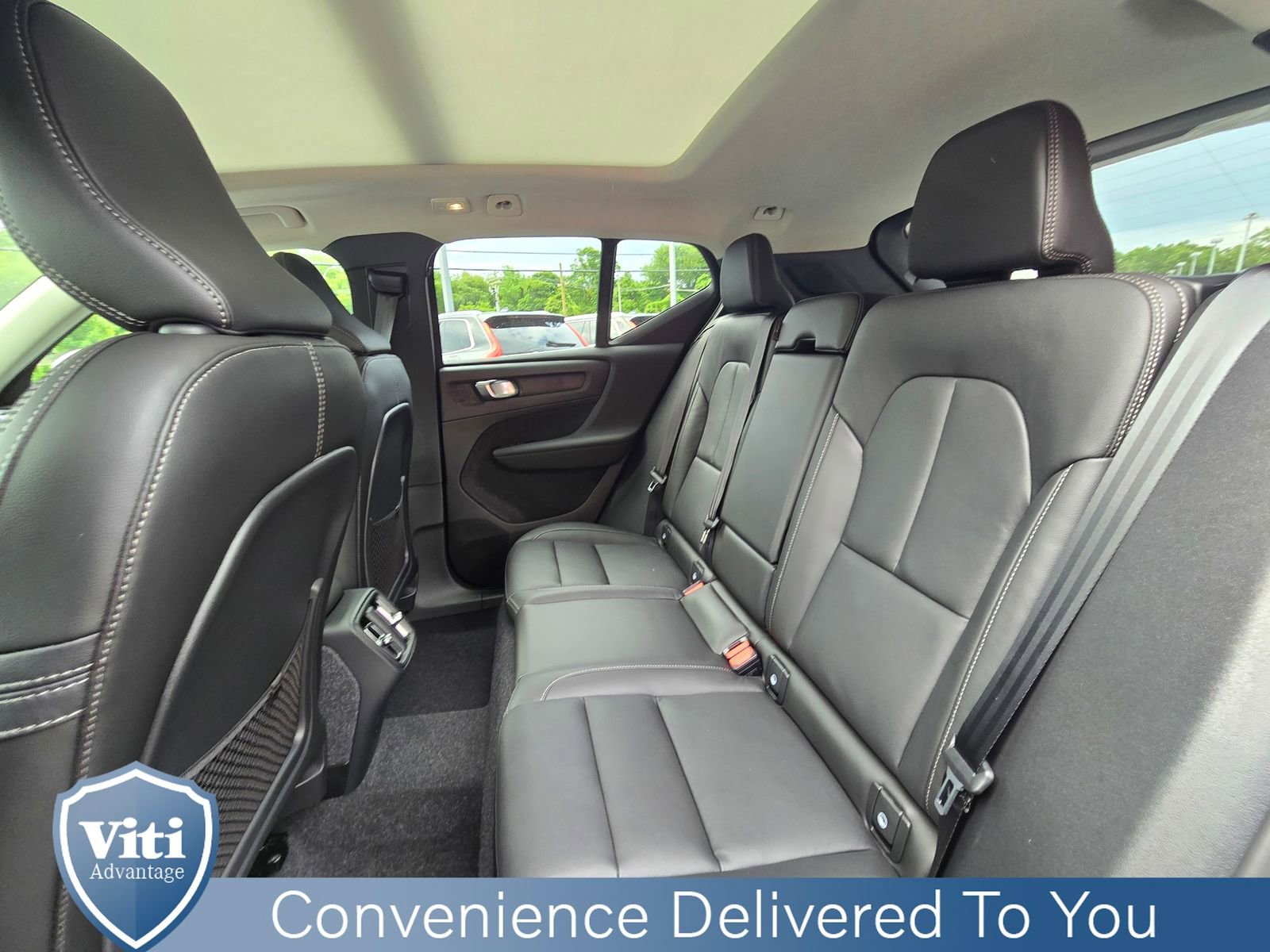 Used 2025 Volvo XC40 B5 Plus w/ Protection Package Premier image 12