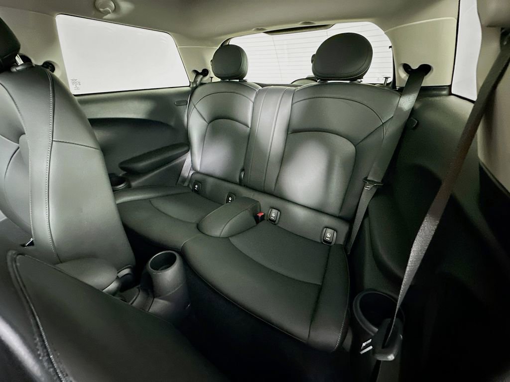 Used 2021 MINI Cooper 2-Door Hardtop w/ Storage Package image 24