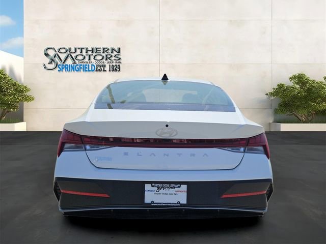 Used 2025 Hyundai Elantra SEL FWD image 4