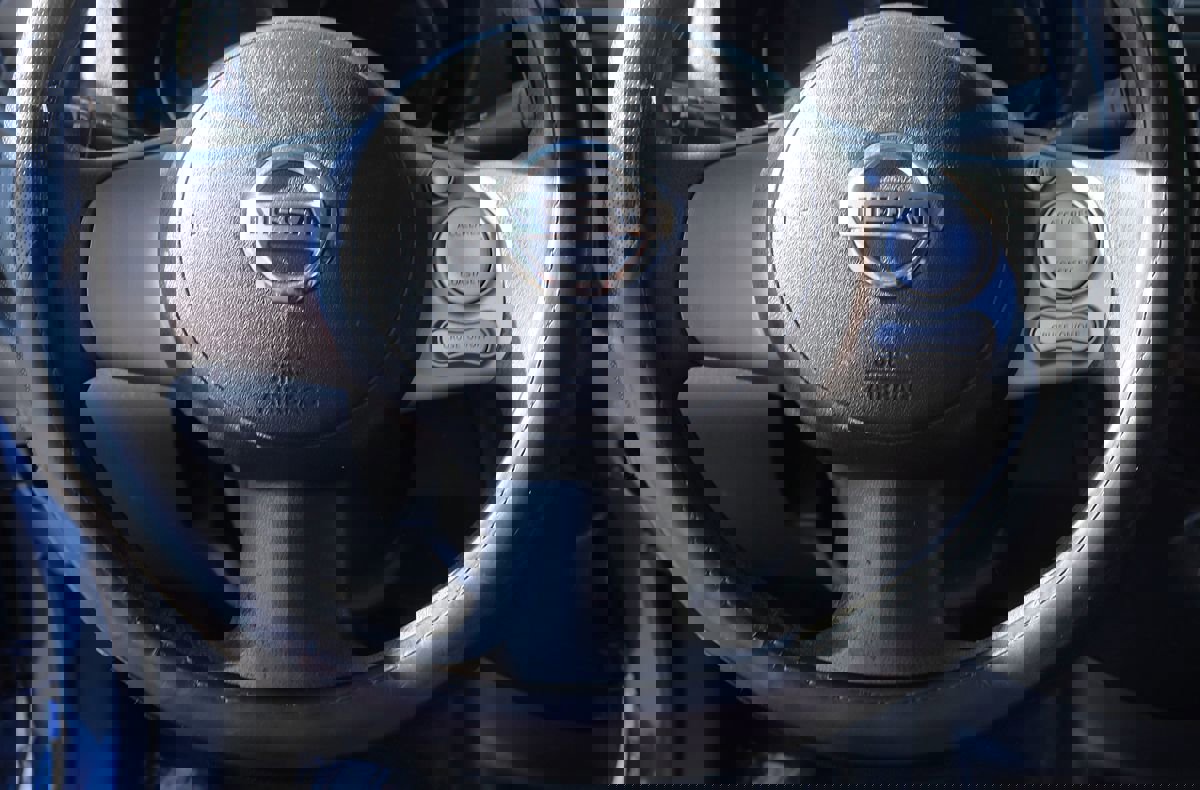 Used 2012 Nissan Versa SV image 51