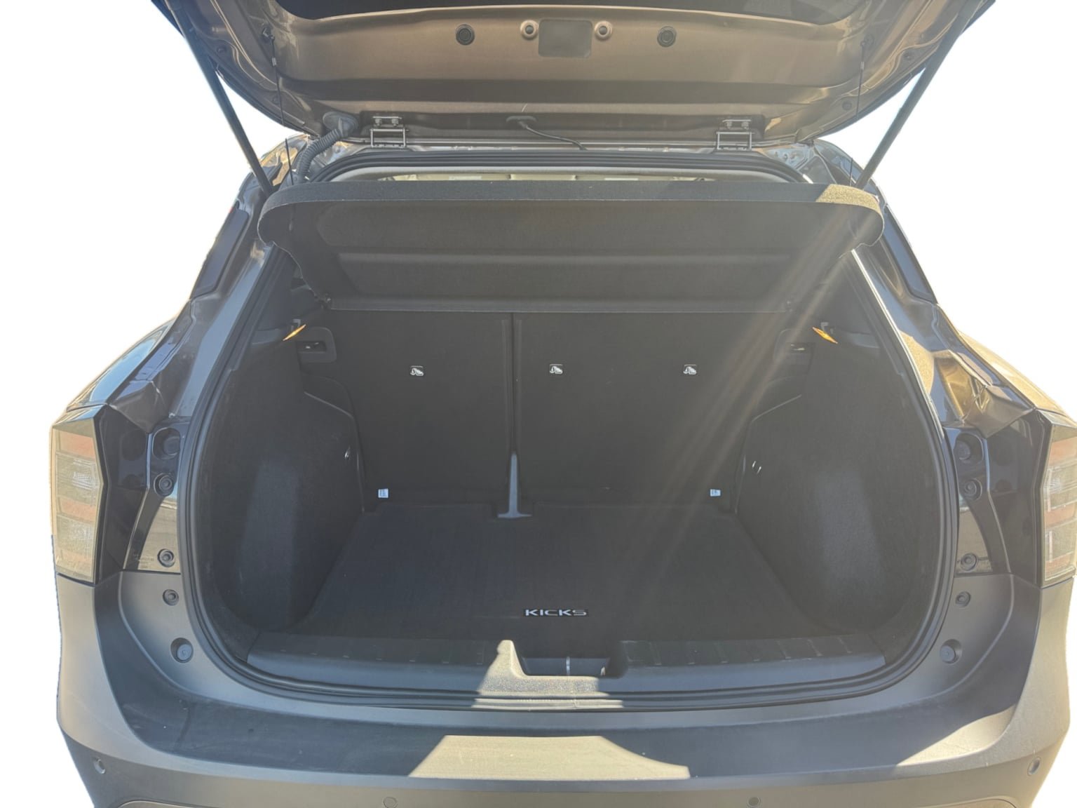 Used 2025 Nissan Kicks S FWD image 18