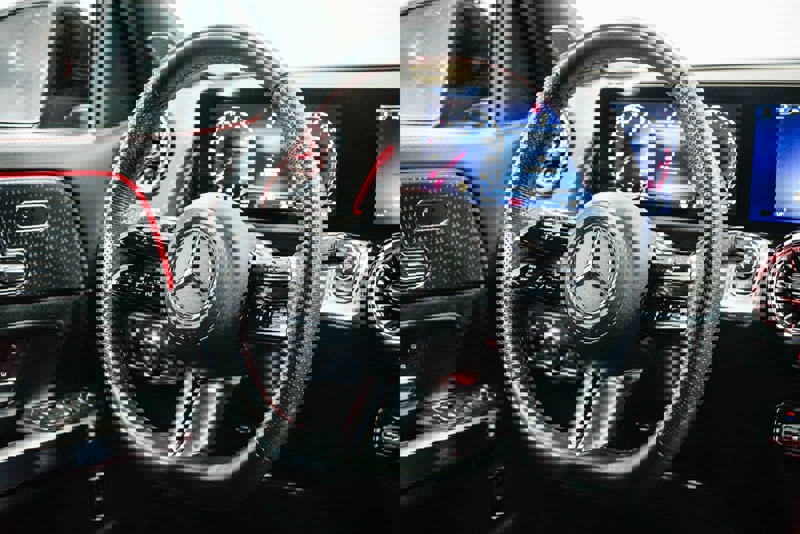 Used 2025 Mercedes-Benz GLB 250 image 14