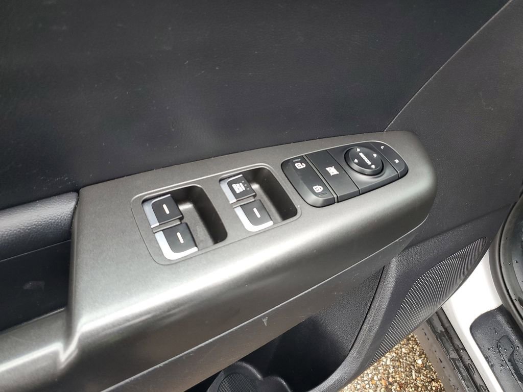 Used 2019 Kia Sportage LX image 12