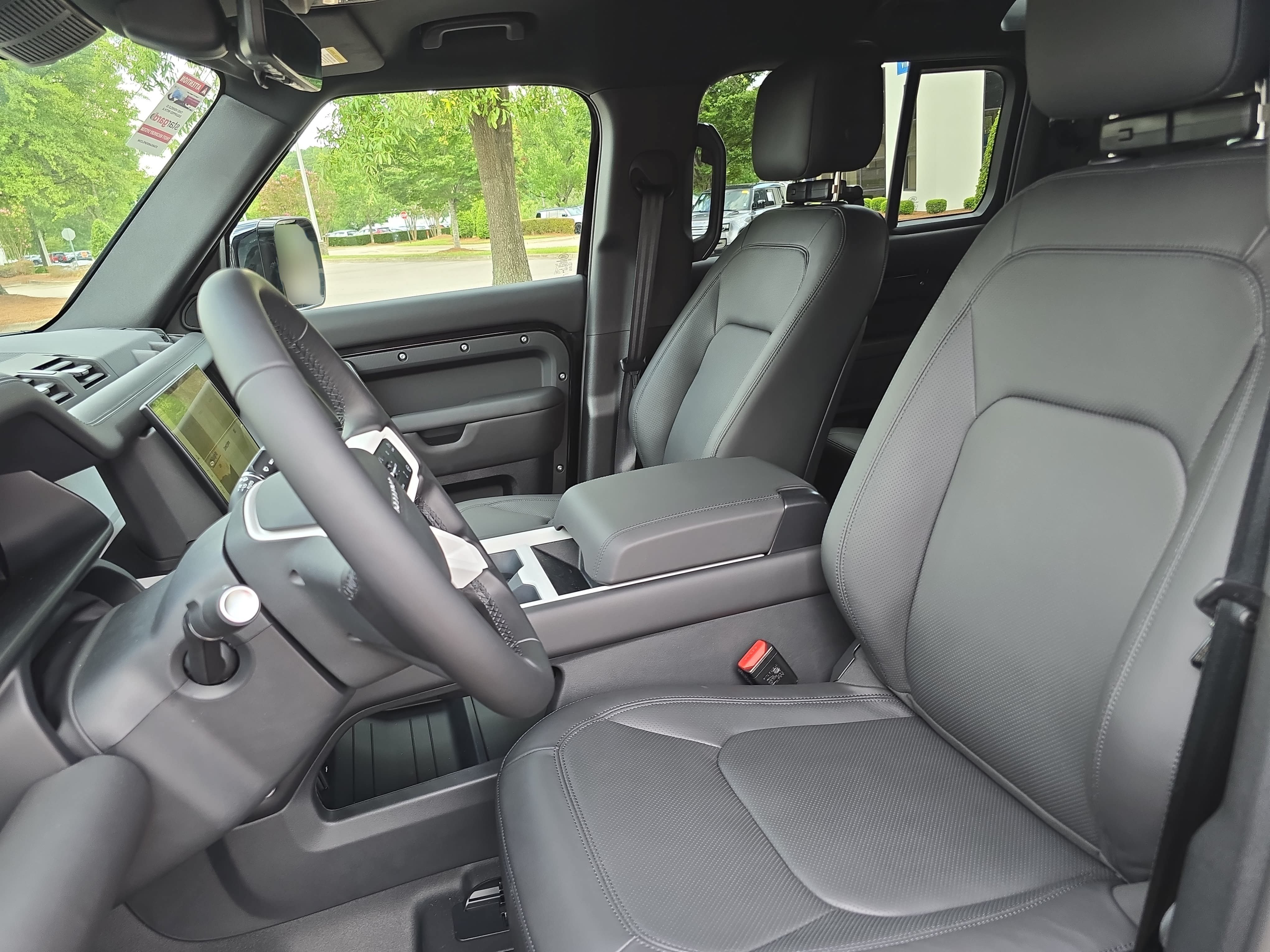 New 2026 Land Rover Defender 110 X-Dynamic SE AWD/4WD image 14