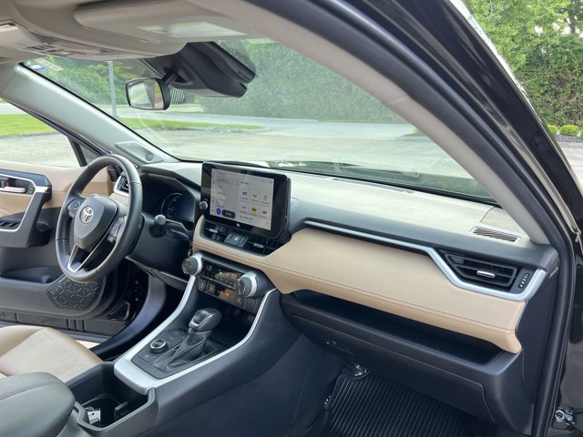 Used 2025 Toyota RAV4 XLE Premium AWD/4WD image 29