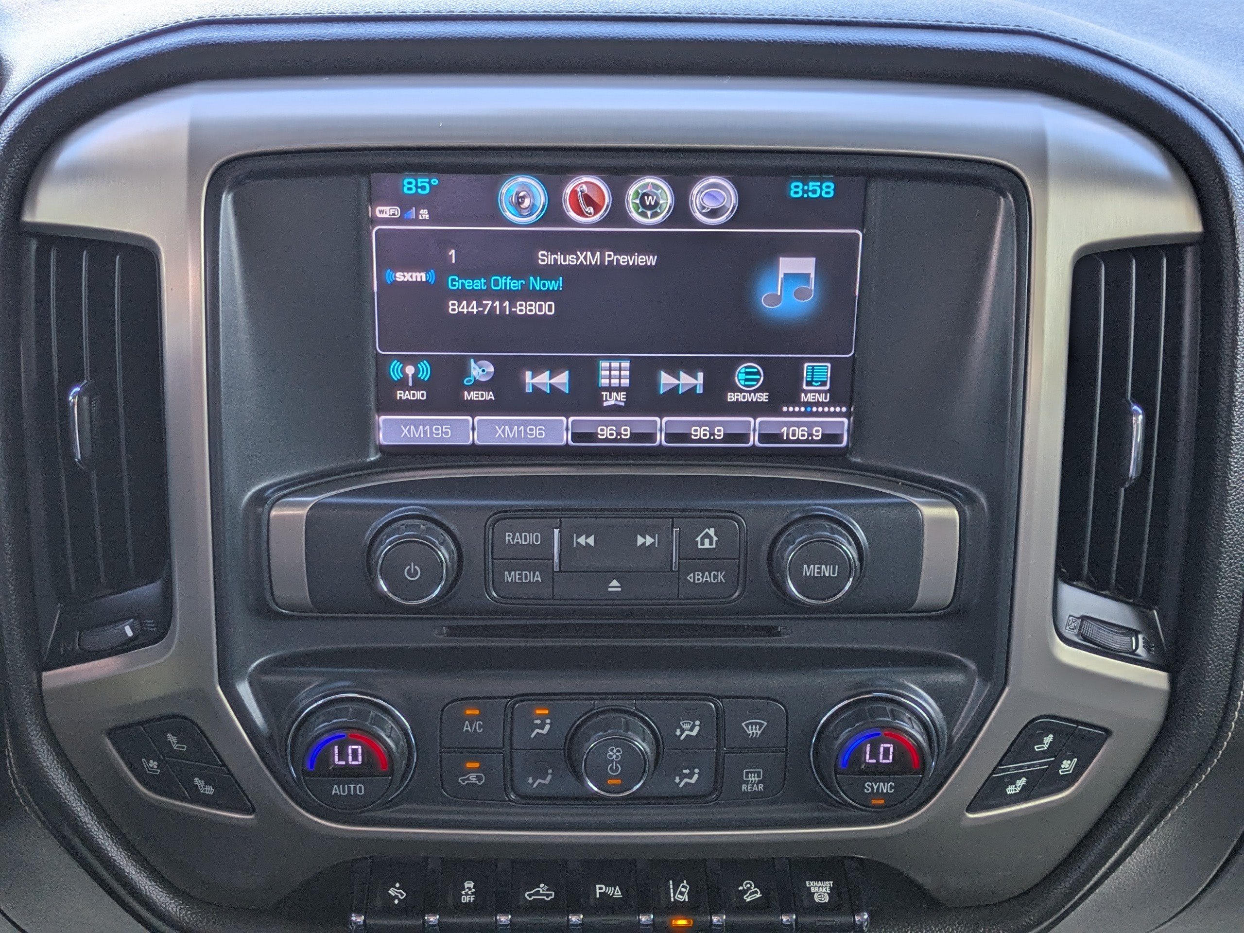 Used 2018 GMC Sierra 2500 Denali w/ Duramax Plus Package AWD/4WD image 17