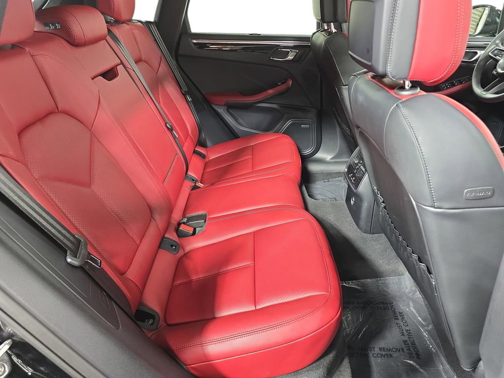 Used 2025 Porsche Macan image 26