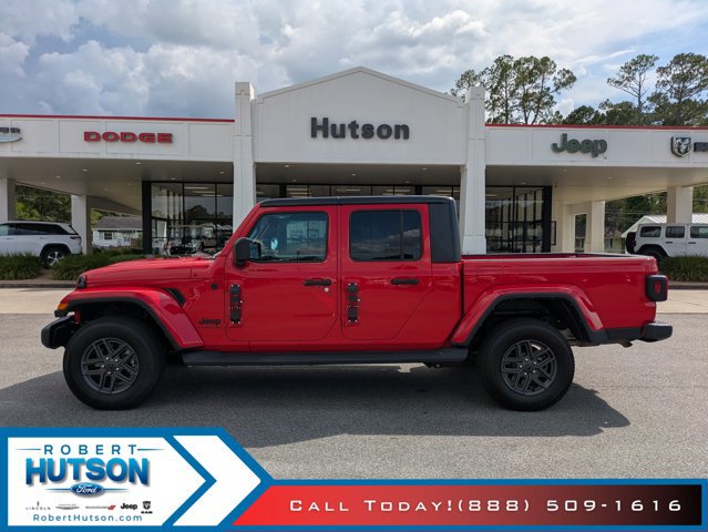 Used 2021 Jeep Gladiator Sport image 1